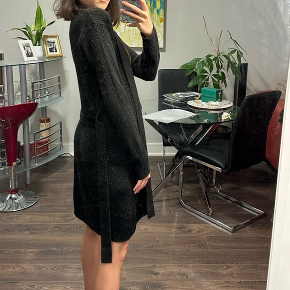 Vintage black sweater cardigan with belt - Picture 3 of 5